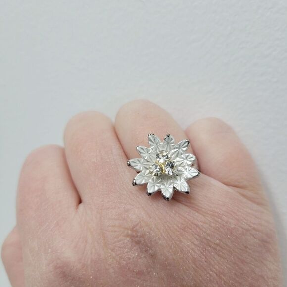 3/$20 Vintage White Flower Clear Stones Adjustable ring - Picture 2 of 7